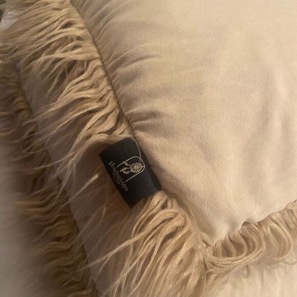 [plantoscope] faux fur pillow with insert EUC - Picture 8 of 8